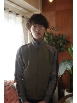 エディ(Edy) マッシュウルフ波巻きスパイラルパーマメンズパーマ眉毛カット