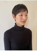 耳出しベリーショート