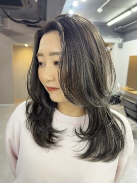 レブ 四条烏丸(Reb,) ハイライトレイヤーカットブリーチ白髪ぼかし