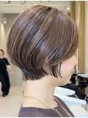 表参道白髪ぼかしショートレイヤーカットベージュアッシュ50代