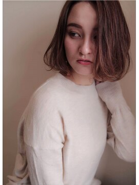 ヨロ(YoLo.) 大人ツヤ感ボブ 担当山下