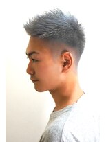 カプリヘアーデザイン(Capri Hair design) ソフモヒ・フェード × シルバーカラー