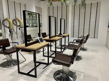 アース 郡山コスモス通り店(HAIR&MAKE EARTH)の雰囲気（広々とした店内スペース☆）