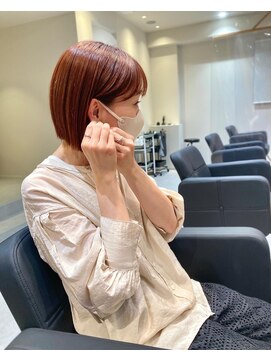 ナイアバイアヌエヌエ(naia by anuenue) ブラントボブ＋オレンジブラウン