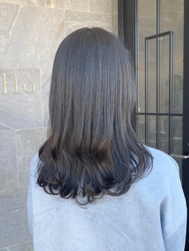 メゾン アヴァロ(Maison Avallo) 暗髪マットアッシュのミディアム