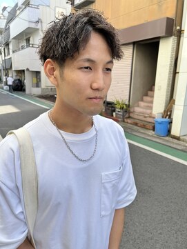 アイズ 海老名(AIZU) ツイストスパイラル ツイストパーマ 短髪 ショートパー眉毛