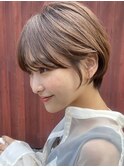 顔周りレイヤーカットグレージュカラーくびれボブベージュカラー