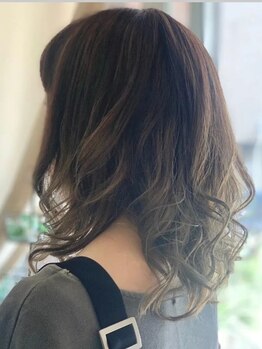 ルナティー(Lunaty)の写真/オシャレな大人女性必見！真っ黒になりがちな白髪染めもお任せ◎ワンランク上の仕上がりに感動★