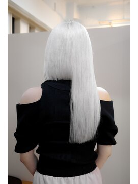 ヤド 原宿(YADO) ホワイト/デザイン/カット