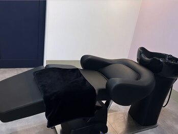 アジアエス 谷山 清和店(asia s)の写真/お仕事などの疲れをヘッドスパで癒しませんか？こだわりのシャンプー台で癒しのスパを提供いたします♪