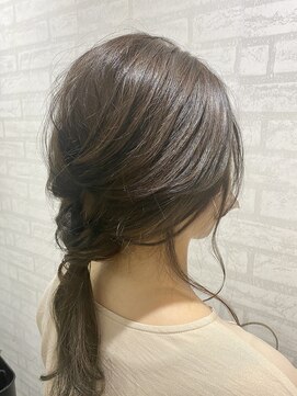 ジーナ 新宿(Zina) ゆる編みヘアアレンジ【Zina 大越香苗】