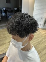 エヌプラス(N+)&nbsp;刈り上げセンターパートサーフカールブルーブラッフェザーパーマ