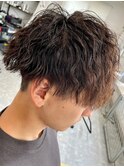 波巻きパーマセンターパートツイストパーマメンズマッシュパーマ