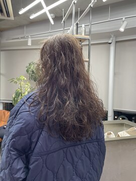 エルマノ 仙川(L mano) 癖毛風ロングパーマ