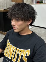 イーラ(era)&nbsp;ウルフツイストスパイラルパーマ黒髪束感ツーブロック