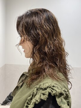 サロウィン 那覇店(SALOWIN) セミロングブリーチパーマ