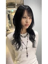 アム(amu)&nbsp;ハッシュカット／グレーブラック/ロングレイヤー