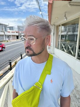 スーパーシーン(SUPER SCENE) MEN’S HAIR/サーフカール/刈り上げセンターパート/宜野湾