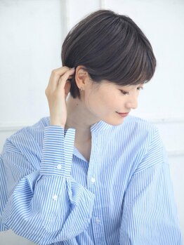 トレンドを押さえたデザインと似合わせカットでこなれ感をプラス♪今までにない新しい自分に出会える！