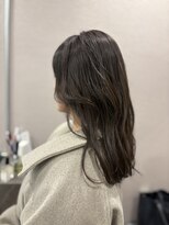 レンネ(Renee)&nbsp;色気顔周りレイヤー×透明感カラー《アッシュベージュカラー》