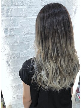 ヴァンカウンシル 金山(VANCOUNCIL kanayama) グラデーション×グレージュ