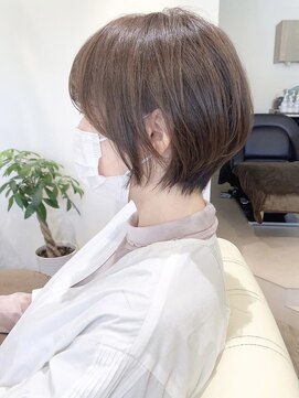 アイ(I.) 【 Ｉ. 】30代からの襟足すっきり前下がりショートボブ　川口