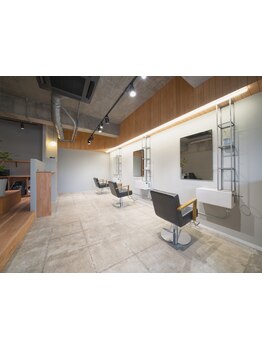 【透明感カラー×酸性ストレート】少人数で叶える髪質改善と垢抜けヘア☆ゆったりとお過ごし下さい。