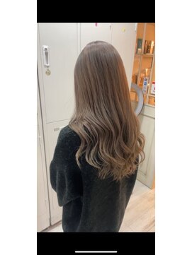 ナンバー ユアイロ 川崎(N° uairo) 【池田】シルキーベージュ