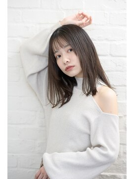 ギリア(Gillia) シースルーバング/切りっぱなしミディアム