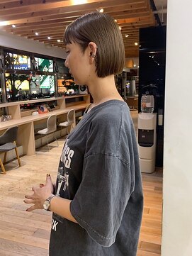 アッド バイ ケーツー(add by K-two) ストレートショートボブココアベージュ