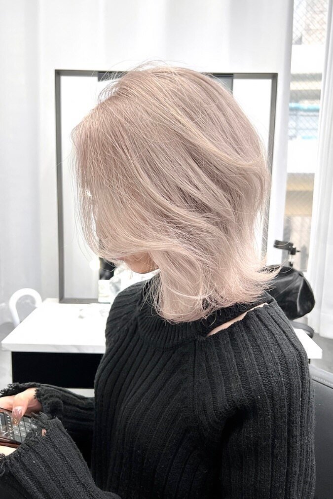 2025年秋】ホワイトミルクティーの髪型・ヘアアレンジ｜人気順