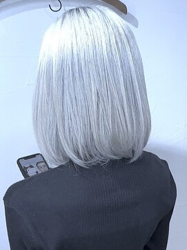 ブレイズヘアー(BLAZEhair) 【成人式カラー】ホワイト×ブリーチ４回