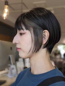 ケーオーエスビューティー(K O S beauty) ミルクティーベージュインナーのハンサムショートボブ！