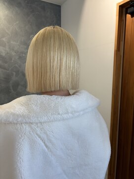 シロ(SHeIRO) blond×bob