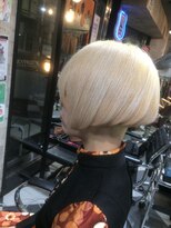 ミミック (mimic)&nbsp;ハイトーン刈り上げショートボブTRICKstyle！