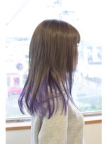 ヘアアンドメイク ムーア(Muuua)&nbsp;グレージュとパープルのデザインカラー