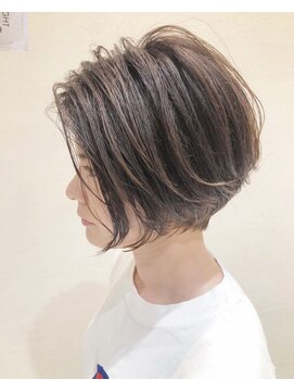 モアナ バイ ヘッドライト 沖縄東崎店(Moana by HEADLIGHT) エアリーショートボブ