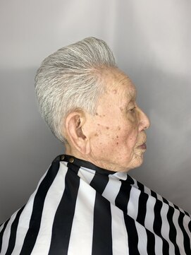 バーバー スタジオ ラフテル(Barber Studio RAFTEL) ポンパドール