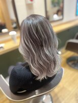 イギー(Iggy)&nbsp;【SAKI】ホワイトバレイヤージュ