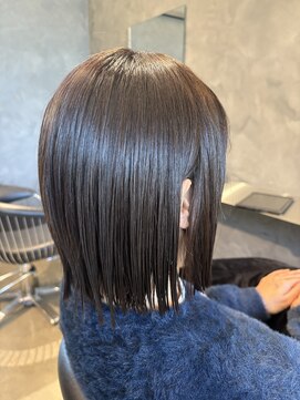 ユウシヘアー(Yushi Hair) 切りっぱなしボブ。