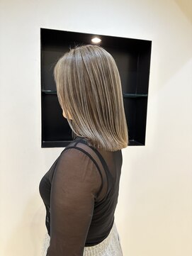 タヤ 大阪上本町店(TAYA) バレイヤージュ/グレー/ミディアム