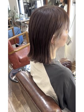 ロウスリー(Lowsly) サイドインナーミディアム インナーカラー切りっぱなしレイヤー