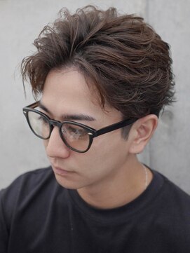 レタッチバイフィフス(RETOUCH by fifth) 原宿毛流れセンターパートニュアンスパーマフェザーパーマ40代◆