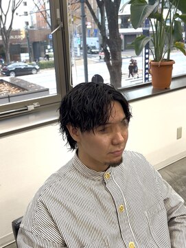 フイ 新宿3丁目(Hui) フェザーパーマ/グレーブルーカラー/刈り上げショートパンク