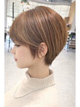 《*透明感あるカラー*》と《*ショートヘア*》を実現するには、透明感カラーがオススメ◎[ハイライト]