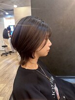 フィアート ヘアドレッシング サロン(Fiato Hairdressing Salon)&nbsp;大人の魅力くびれショート×白髪ぼかしハイライトヘアサロン