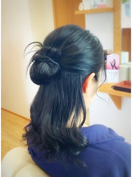 ヘアリエ(Hairie) カチモリハーフアップ