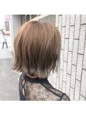 ハイライトをたっぷりいれたアッシュカラー