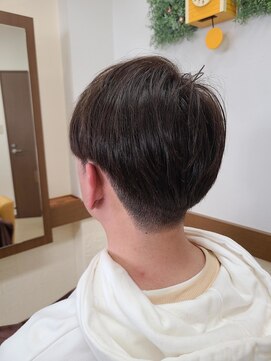 クルクルエム(KuruKuruM) men's刈上げスタイル
