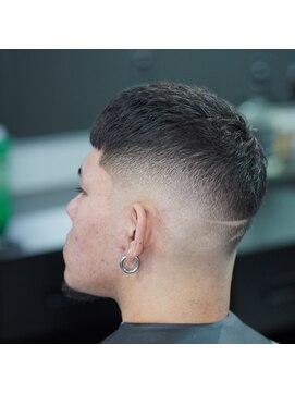 プラッキー(BLACKY) スキンフェード